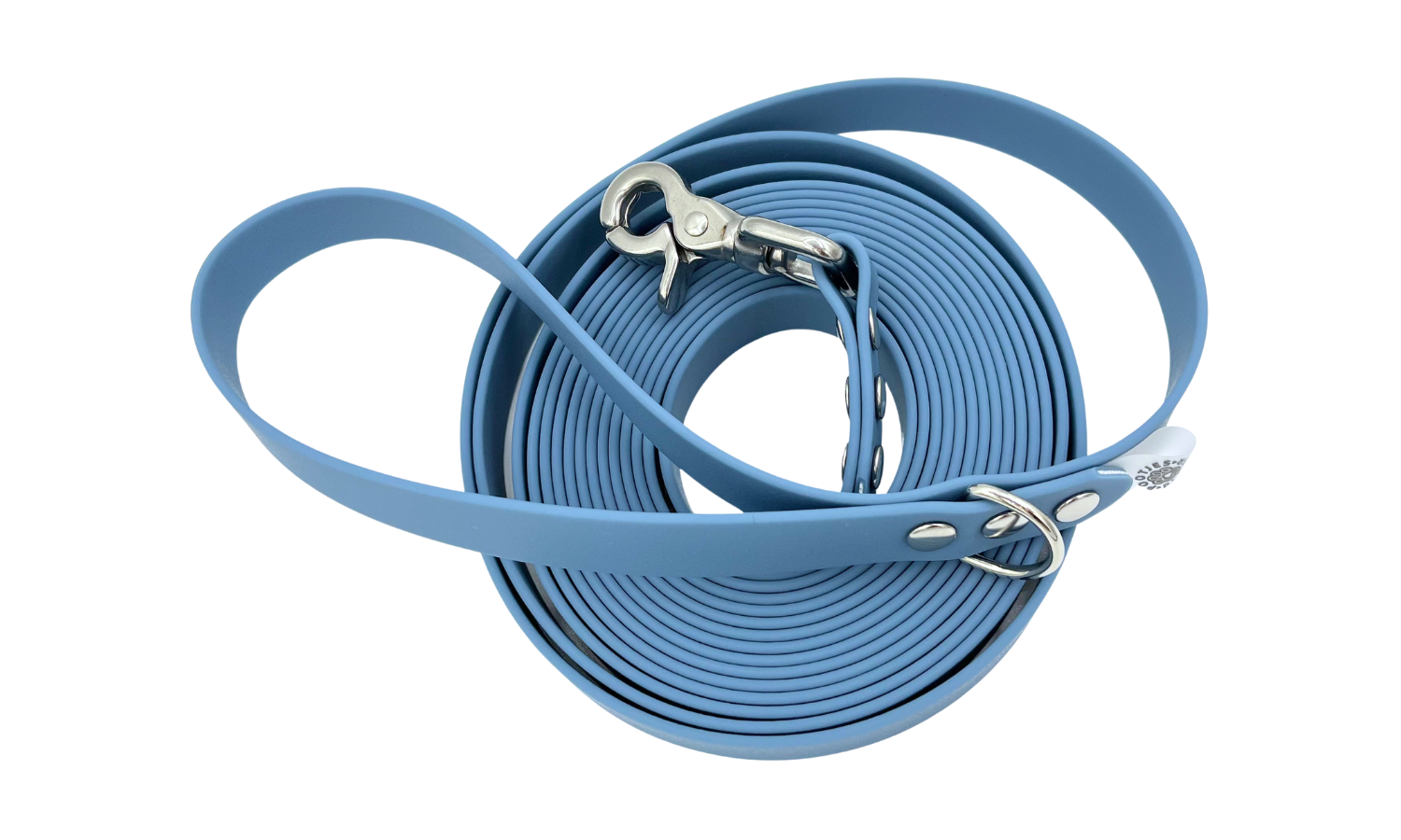 Een lange sleeplijn van BioThane met handvat, in de kleur blauw